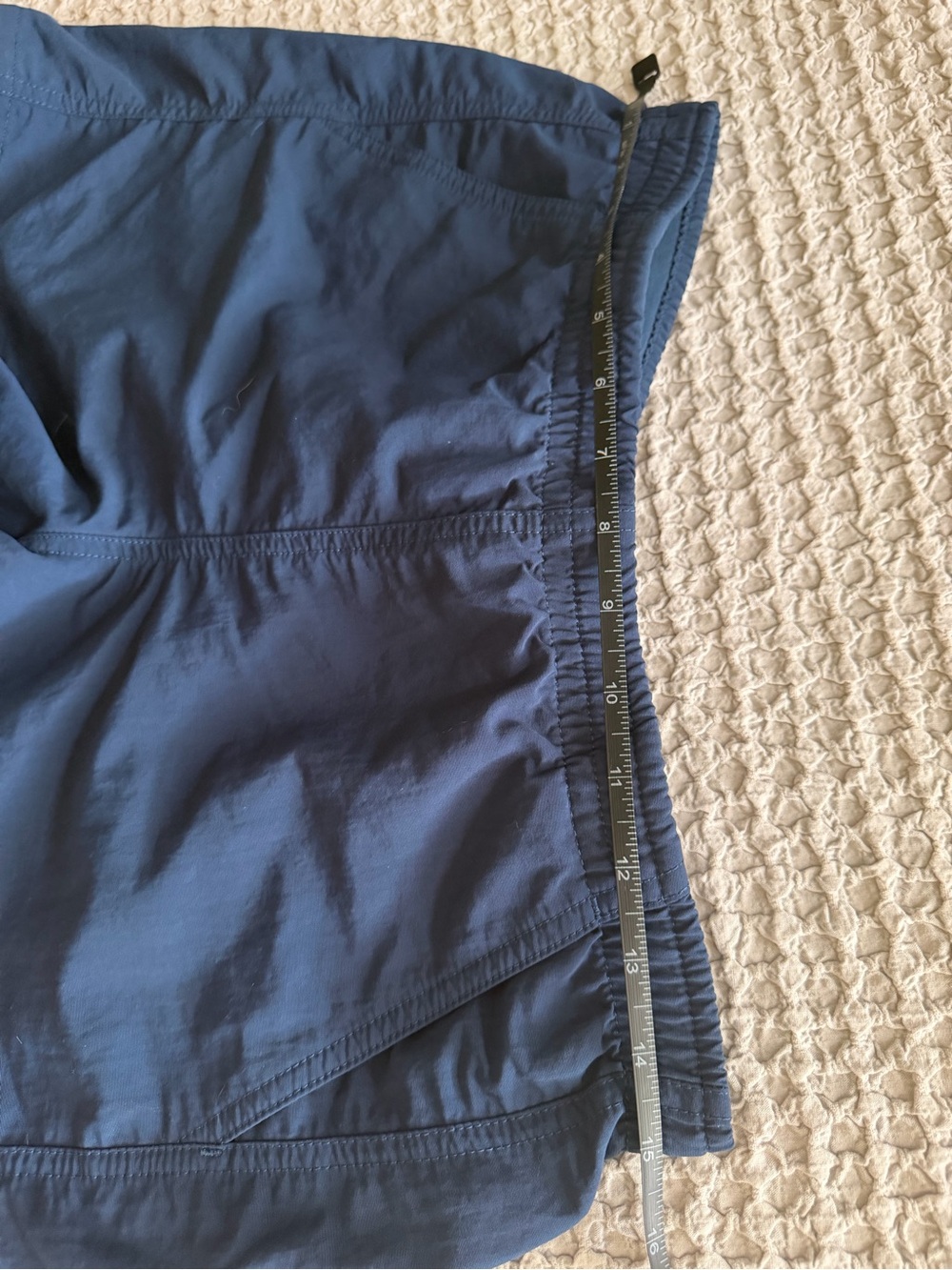 Patagonia Women’s Navy Lightweight Active Shorts Medium - Picture 8 of 10